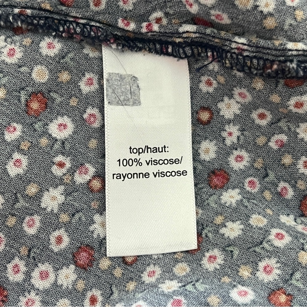 Maurice’s navy blue floral peasant top - Picture 8 of 8
